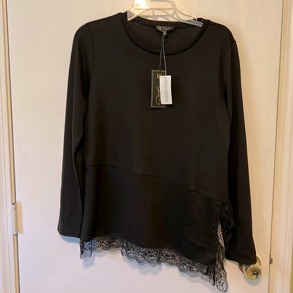 DG2 black top with lace border and slit, size medium, new with tags.